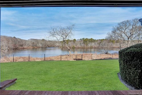 2-34 Montauk Hwy, Southampton, NY, 11968-4119 | Card Image