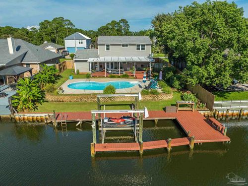 1635 College Pkwy, Gulf Breeze, FL, 32563-2717 | Card Image
