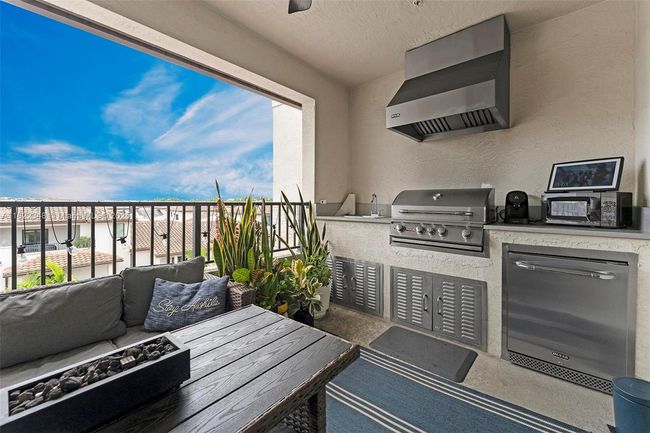 4690 Nw 84 Th Ave, Townhouse with 3 bedrooms, 5 bathrooms and null parking in Doral FL | Image 31