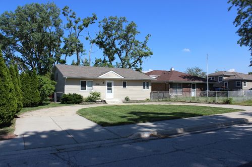 15201 La Crosse Ave, Oak Forest, IL, 60452-2329 | Card Image