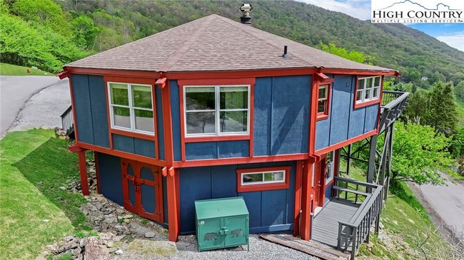 104 Longview Ct, House other with 2 bedrooms, 3 bathrooms and null parking in Seven Devils NC | Image 43