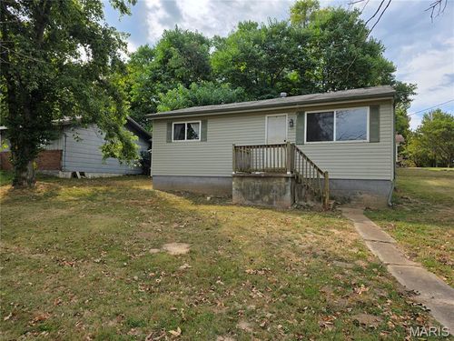 701 E Clement St, De Soto, MO, 63020-2133 | Card Image