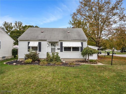 390 Hilliard Rd, Elyria, OH, 44035-3633 | Card Image