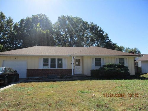 303 Hargis Ln, Belton, MO, 64012-1928 | Card Image