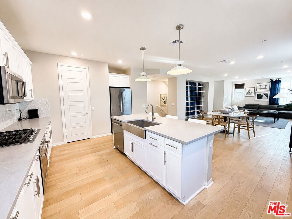 Residential Lease in Inglewood 5