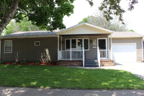 913 E 13th St, Spencer, IA, 51301-4761 | Card Image