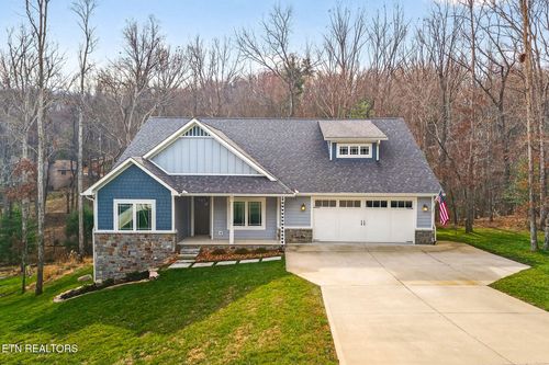 110 Motthaven Dr, Crossville, TN, 38558-2676 | Card Image