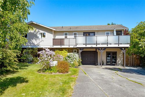 7989 See Sea Pl, Central Saanich, BC, V8M1L4 | Card Image