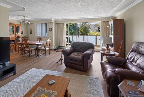 410-1025 Inverness Rd, Saanich, BC, V8X2S2 | Card Image