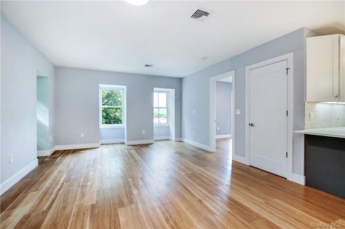 4c-66 Main St, Dobbs Ferry, NY, 10522-2160 | Card Image