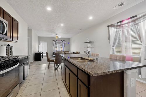 10683 Valedon Ln Sw, Albuquerque, NM, 87121-9049 | Card Image