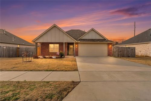 1011 Hampton St, Tontitown, AR, 72762-3184 | Card Image