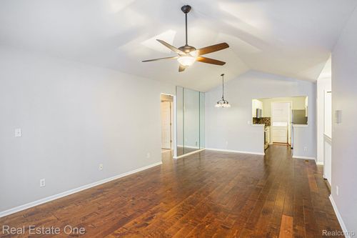 44882 Marigold Dr, Sterling Heights, MI, 48314-1210 | Card Image