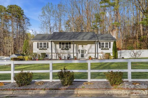 490 Woodend Dr Se, Concord, NC, 28025-2739 | Card Image