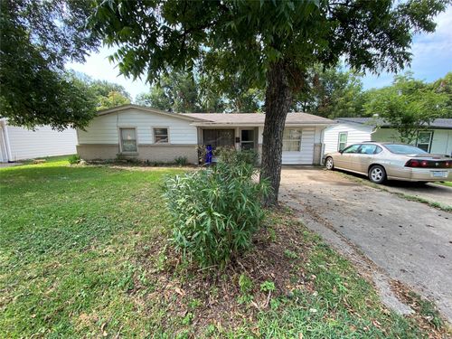 2638 Squire Pl, Farmers Branch, TX, 75234-4775 | Card Image