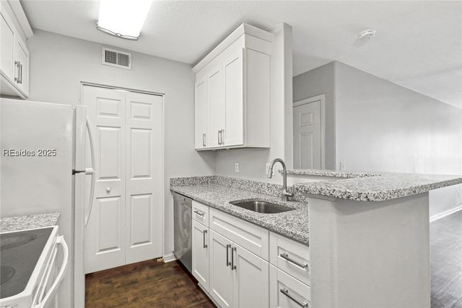 APT-506 - 897 Fording Island Rd, Condo with 2 bedrooms, 2 bathrooms and null parking in Bluffton SC | Image 17
