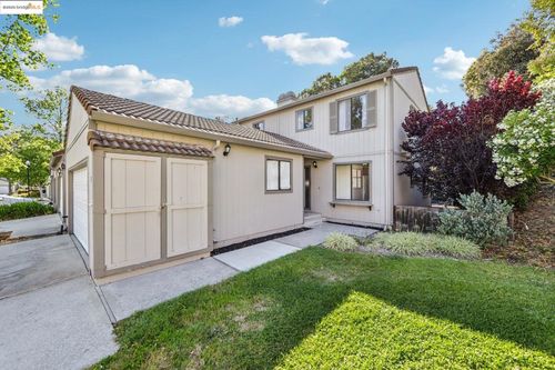 9 Moraine Ct, Hercules, CA, 94547-1405 | Card Image