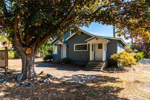 218 E 7th St, Tonasket, WA, 98855-9272 | Card Image