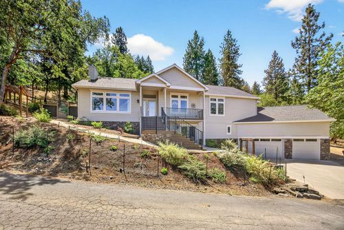 510 Scenic Dr, Jacksonville, OR, 97530-9425 | Card Image
