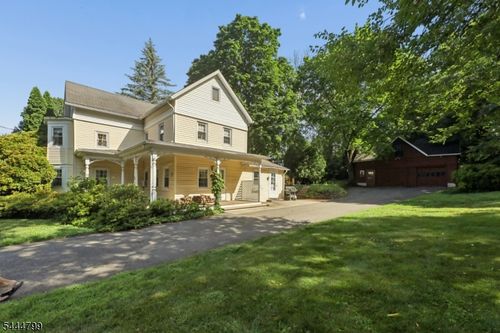 105 Harrison Ave, Roseland, NJ, 07068-1218 | Card Image