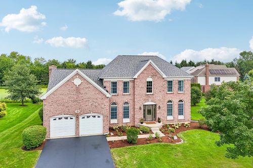 16 Eagle Ridge Dr, Hawthorn Woods, IL, 60047-8442 | Card Image