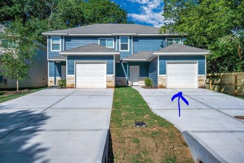 b-910 Shady Ln, Conroe, TX, 77301-2148 | Card Image