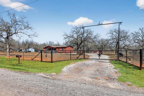 1298 County Road 425, Stockdale, TX, 78160-6865 | Card Image