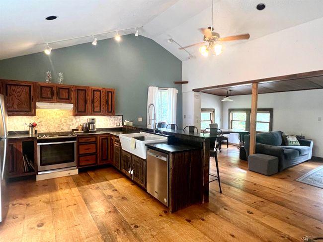 3483 Popple Dungeon Rd, House other with 2 bedrooms, 2 bathrooms and null parking in Chester VT | Image 5