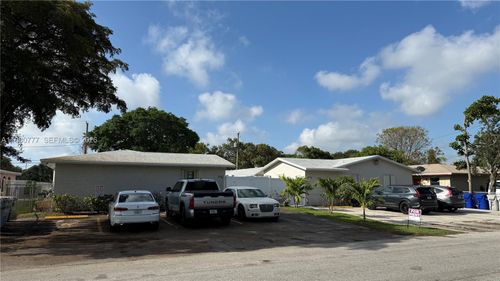 216 12th St, Pompano Beach, FL, 33060-5495 | Card Image