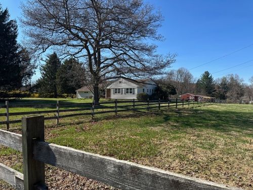 1 Scarlet Oak Rd, Tewksbury Twp, NJ, 07830-3010 | Card Image