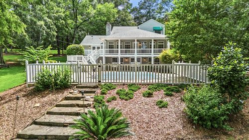 221 Commodore Dr Nw, Milledgeville, GA, 31061-8212 | Card Image