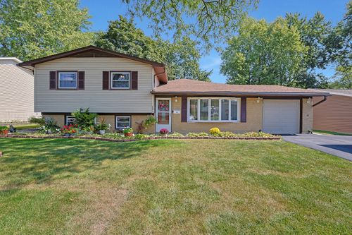 6857 Hawthorne Ln, Hanover Park, IL, 60133-6408 | Card Image