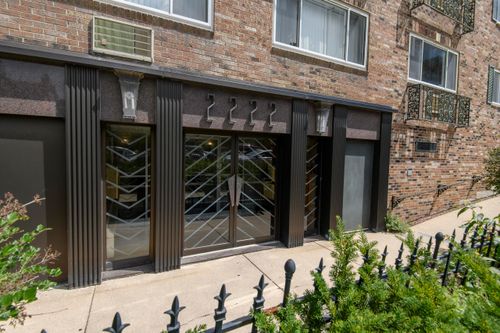 2222 E Belleview Pl, Milwaukee, WI, 53211-4061 | Card Image