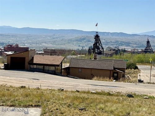 112 Bell St, Butte, MT, 59701-8608 | Card Image