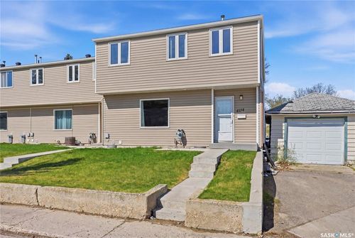 4174 Castle Road, Regina, SK, S4S6A4 | Card Image