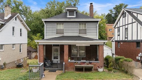 916 Baldwin St, Castle Shannon, PA, 15234-1610 | Card Image