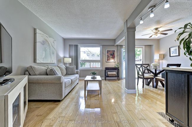 109 - 2315 Bromsgrove Rd, Condo with 4 bedrooms, 2 bathrooms and 1 parking in Mississauga ON | Image 6