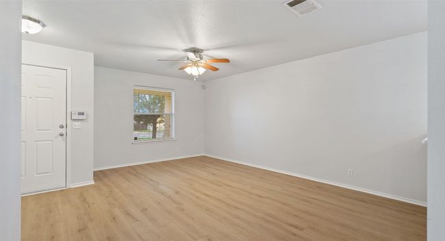 Spacious Living Room | Image 7