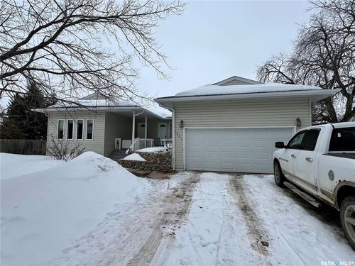 401 2 St Nw, Goodsoil, SK, S0M1A0 | Card Image