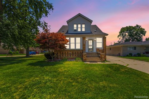 19116 Masonic Blvd, Roseville, MI, 48066-1276 | Card Image