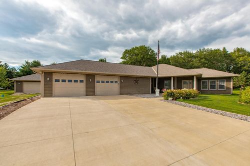 15212 667th St, Wabasha, MN, 55981-2195 | Card Image