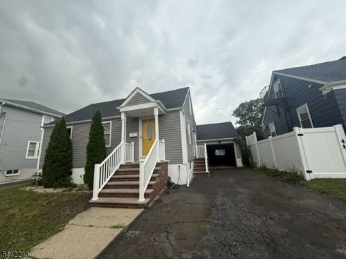 211 Bradford Ave, Linden, NJ, 07036-6312 | Card Image