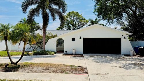 6073 Tanglewood Dr Ne, ST PETERSBURG, FL, 33703-1725 | Card Image