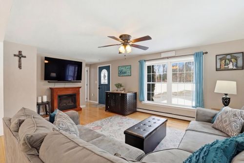 378 School St, Berwick, ME, 03901-2825 | Card Image