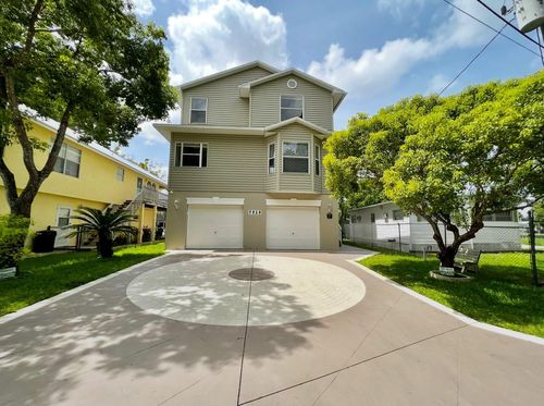 7213 Tropical Dr, Weeki Wachee, FL, 34607-1430 | Card Image