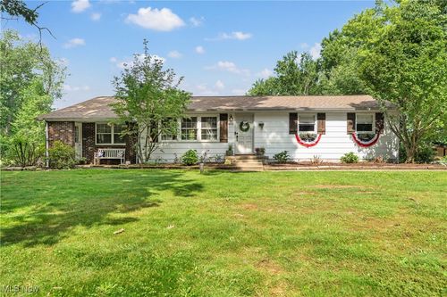 8151 Pheasant Ave Nw, North Canton, OH, 44720-5023 | Card Image