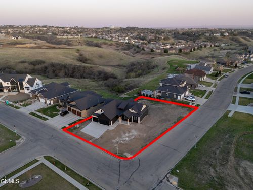 3821 Cogburn Rd, Bismarck, ND, 58503-9345 | Card Image