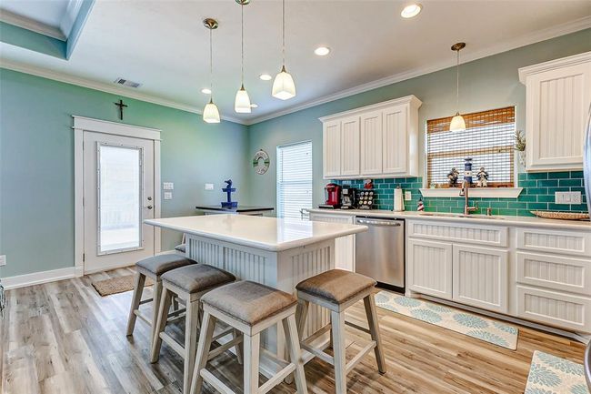 978 Seadrift Dr, House other with 3 bedrooms, 2 bathrooms and null parking in Crystal Beach TX | Image 16