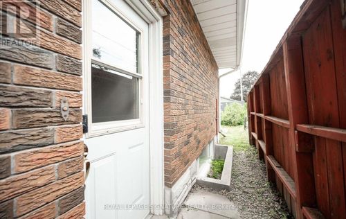 lower-16 Eleanor Crt, Guelph, ON, N1E1S8 | Card Image
