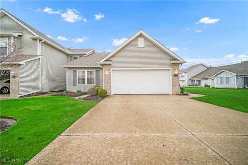 573 Hidden Harbor Dr, Fairport Harbor, OH, 44077-6909 | Card Image